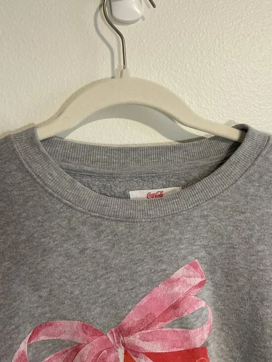 Women’s Coca-Cola Bow Graphic Sweatshirt Gray Oversize Coca Cola Company Small - Picture 12 of 16